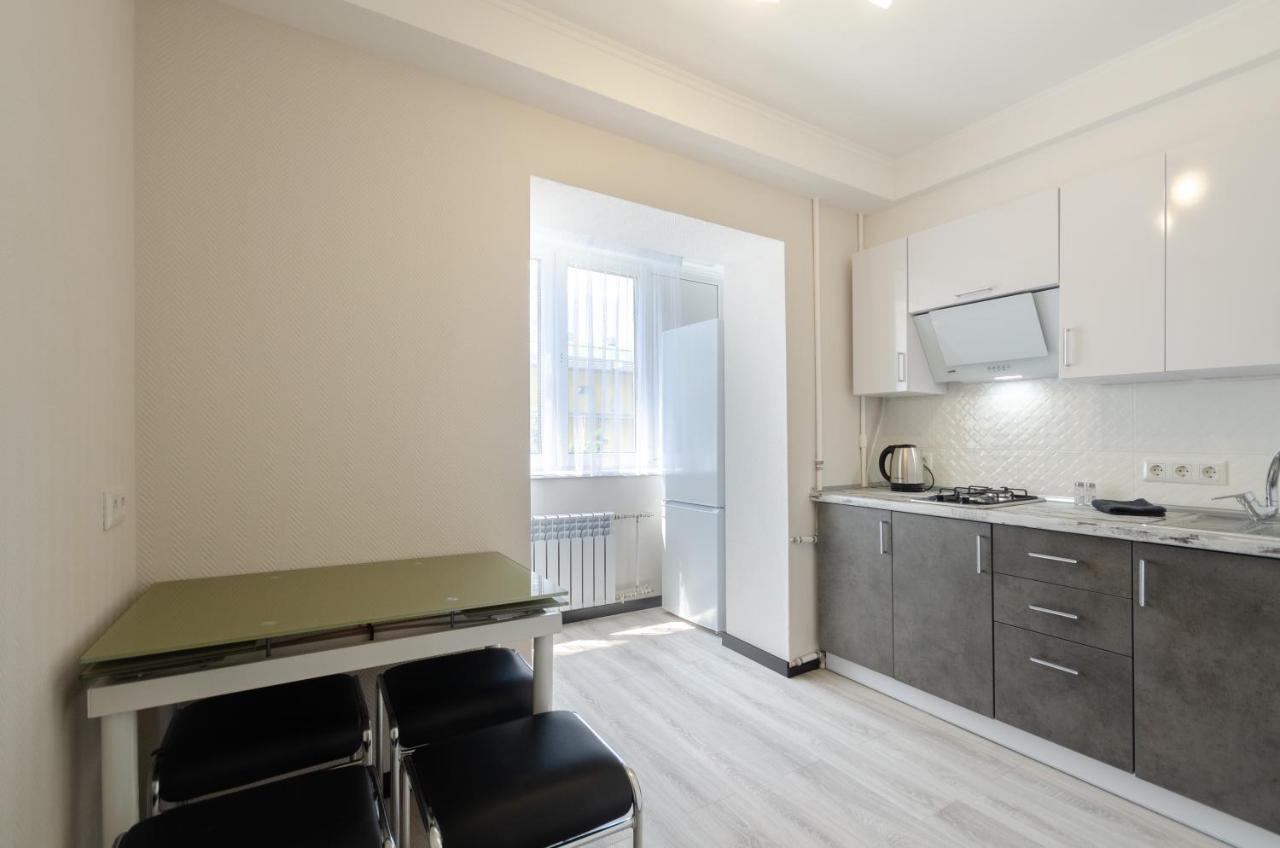 Artal Apartment On Obolonskyi Avenue 16 Kiev Esterno foto