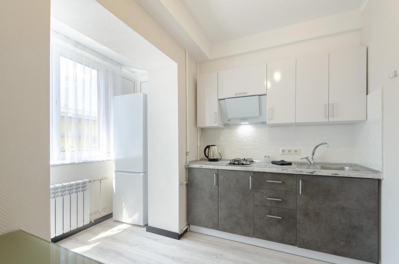 Artal Apartment On Obolonskyi Avenue 16 Kiev Esterno foto