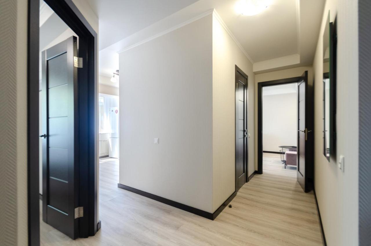 Artal Apartment On Obolonskyi Avenue 16 Kiev Esterno foto