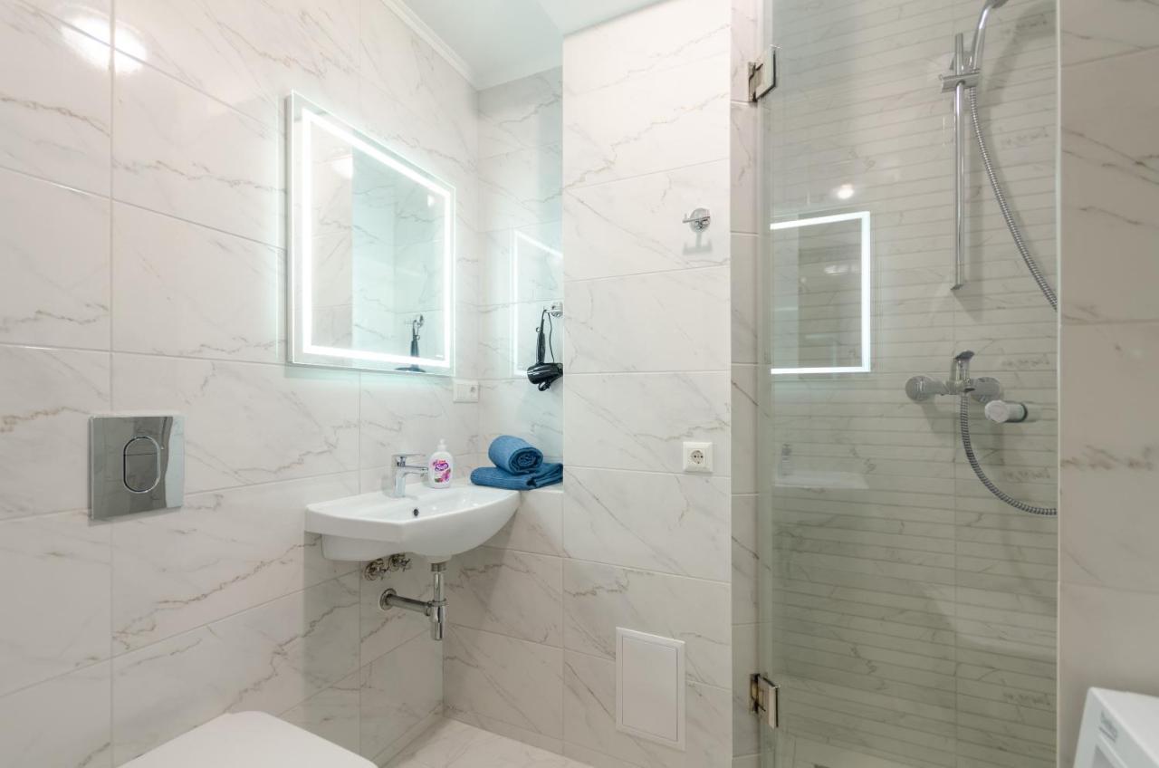 Artal Apartment On Obolonskyi Avenue 16 Kiev Esterno foto