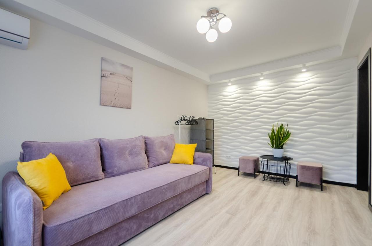 Artal Apartment On Obolonskyi Avenue 16 Kiev Esterno foto