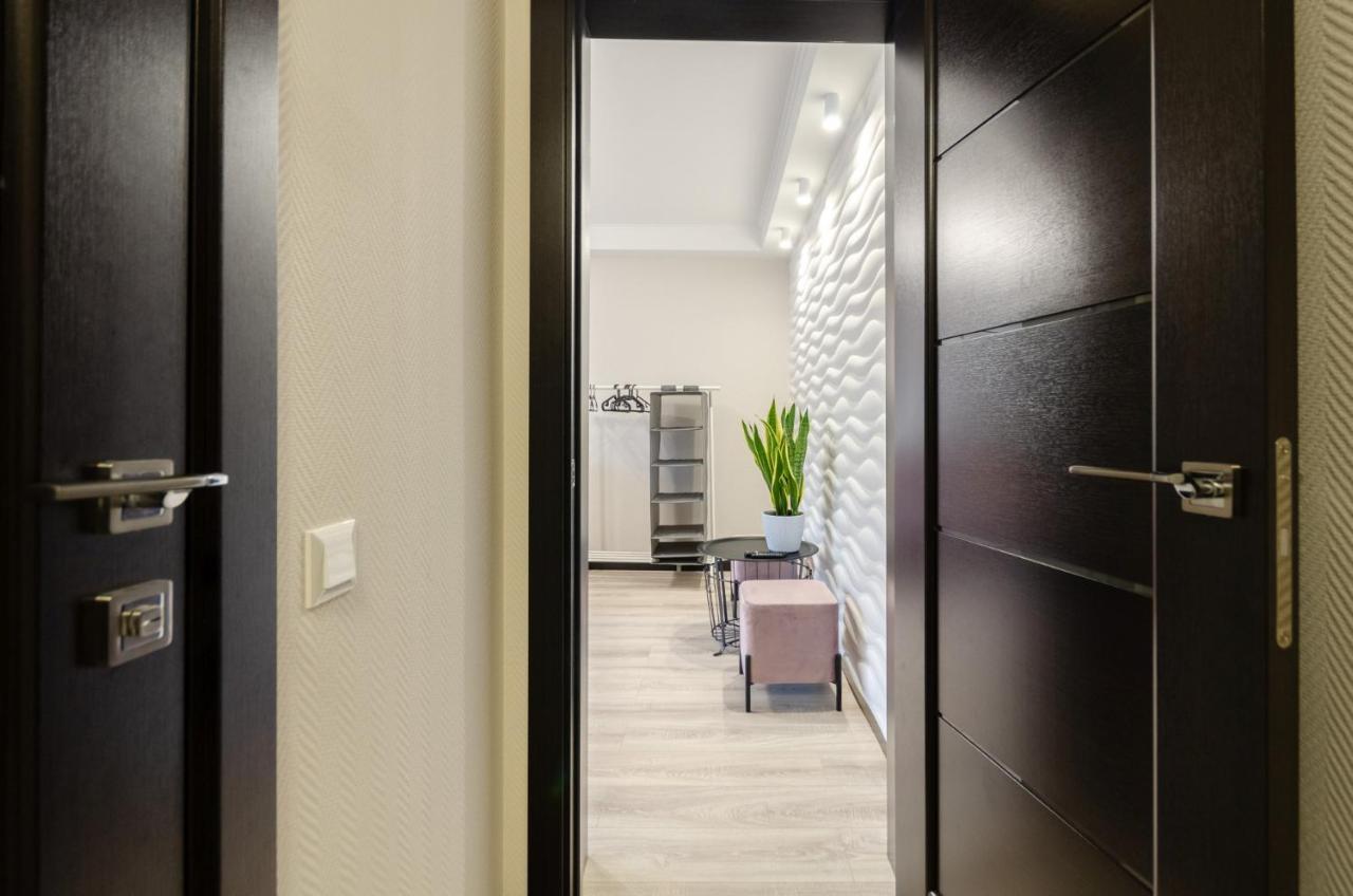 Artal Apartment On Obolonskyi Avenue 16 Kiev Esterno foto