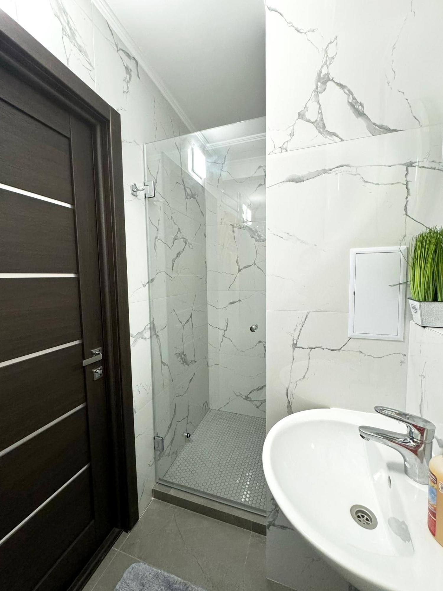 Artal Apartment On Obolonskyi Avenue 16 Kiev Esterno foto